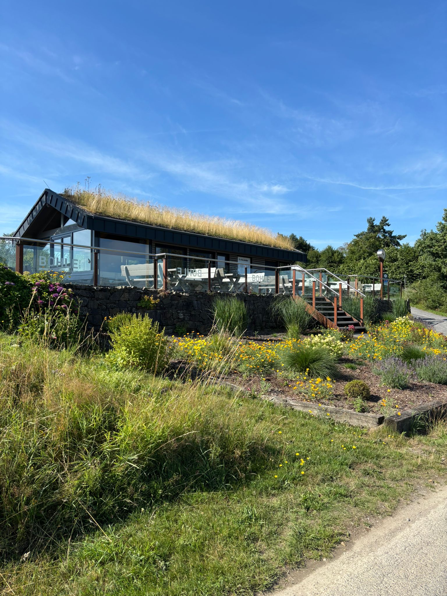 Halfwayhouse Impression 3